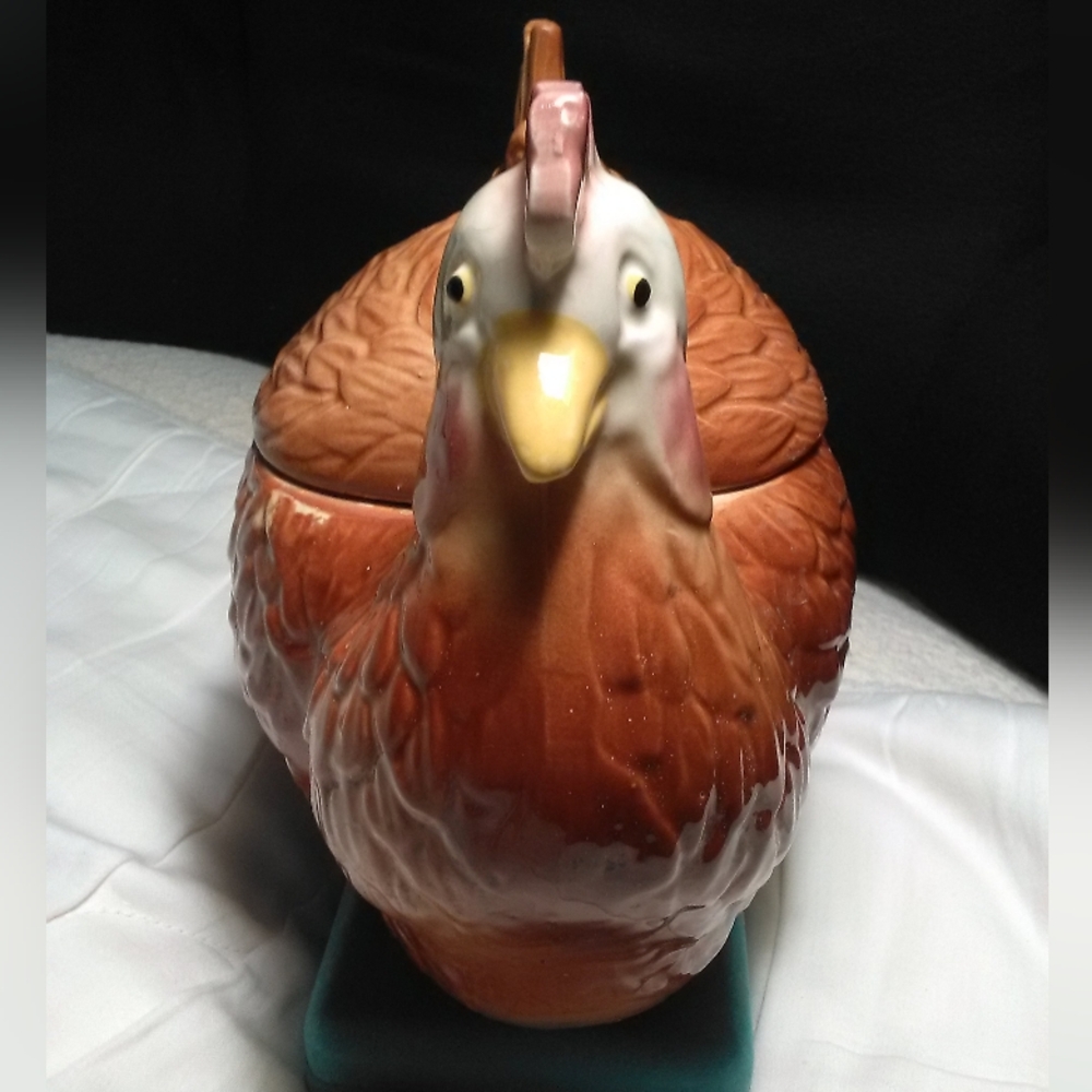 VINTAGE PAPCO Ceramic Hen Cookie Jar W/ BABY ON ITS BACK (10 X 8) EXC. COND. - Picture 3 of 9